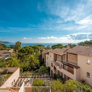 *** Appart hôtel Résidence Pierre&vacances L’anse De Pramousquier France