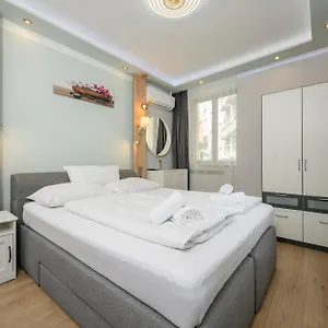 https://elegance-palais-palffy.vienna-besthotels.com